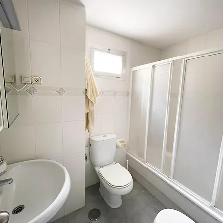 Bright Flat With Terrace Close To The Beach